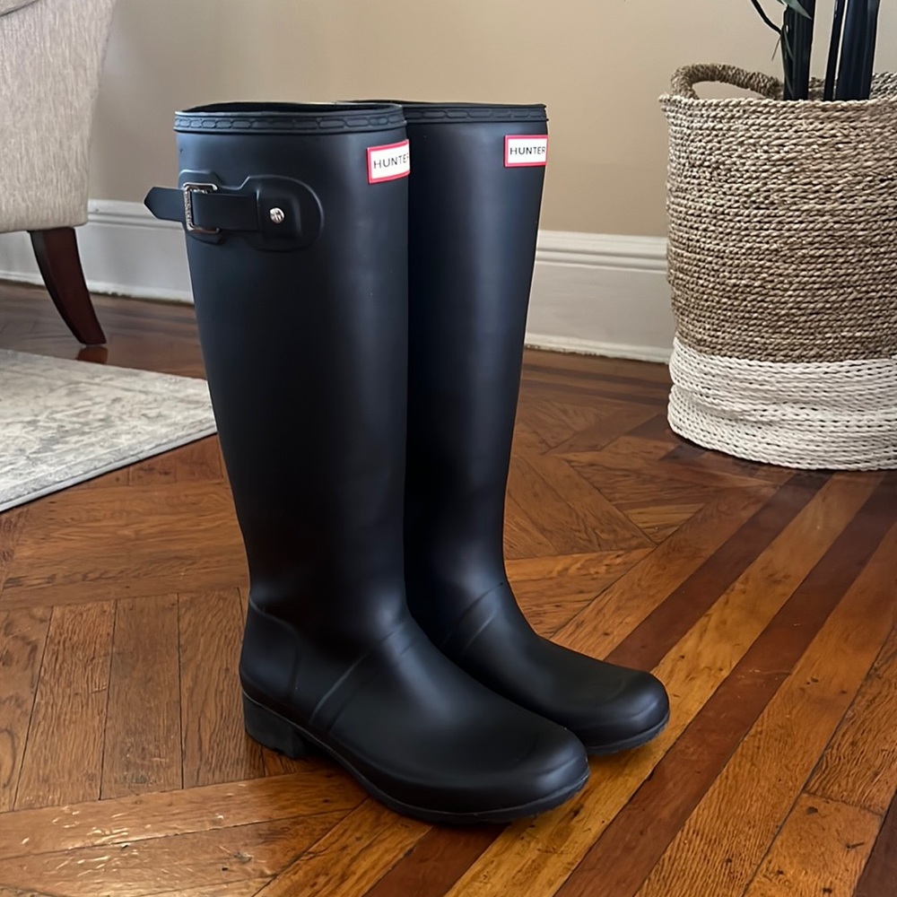 Hunter Women’s Original Tour Packable Rain Boot in Matte Black